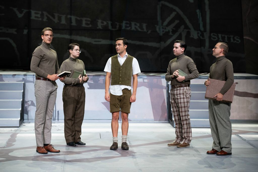 V. Kaiser - Regie: C. Piegger - Salzburger Landestheater - Photos © T.Witzgall