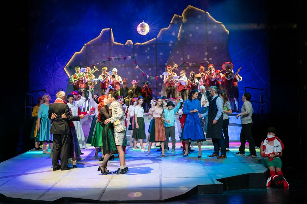 V. Kaiser - Regie: C. Piegger - Salzburger Landestheater - Photos © T.Witzgall