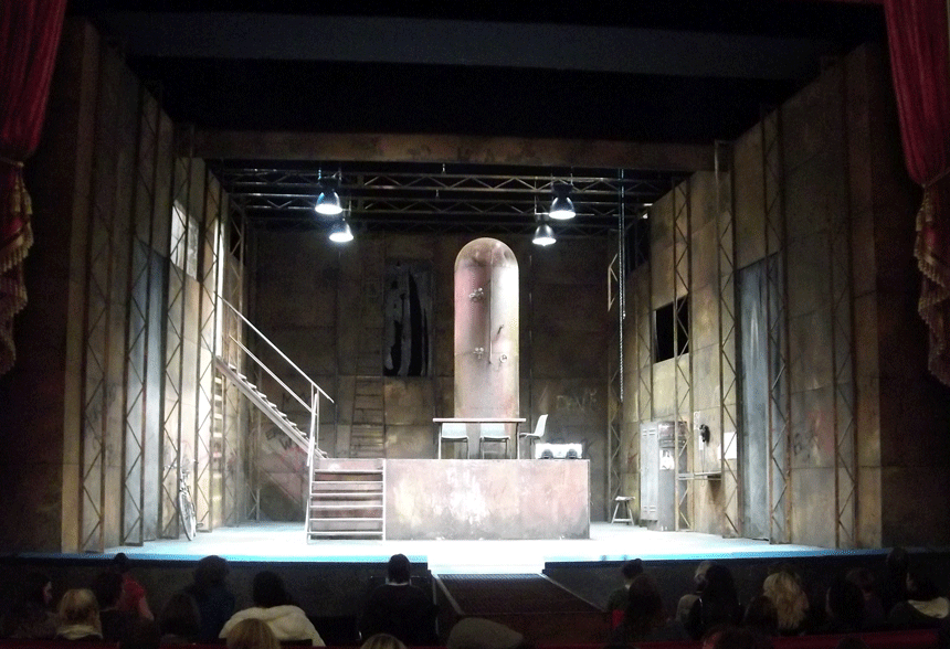 S.Sinclair/A. McCarten - Regie: M. Lerchenberg - Regensburg/ Theater am Bismarckplatz