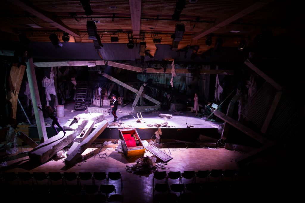 Stage design Flying Heat, view 2