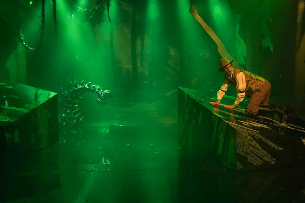 Bühnen- und Kostümbild Prof. Challenger und die vergessene Welt der Dinosaurier, Ansicht 8